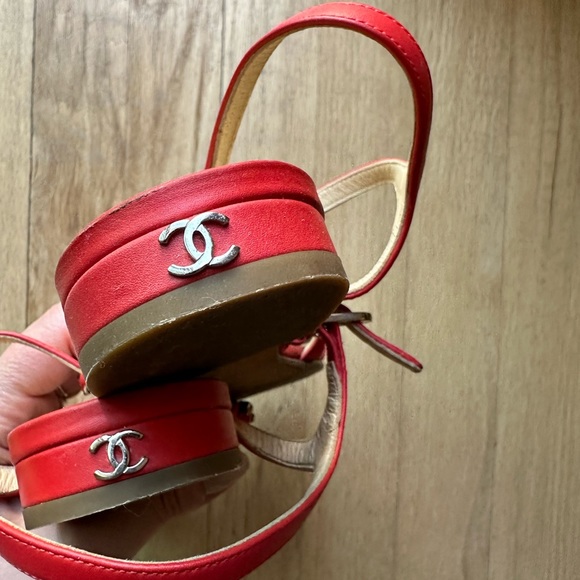 CHANEL Chain Sandals - Picture 12 of 16